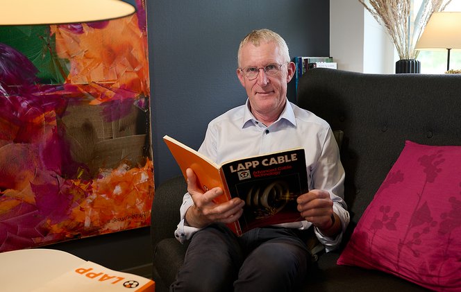 Flemming Hundstrup går på pension efter 33 år hos LAPP Danmark Flemming Hundstrup går på pension efter 33 år hos LAPP Danmark